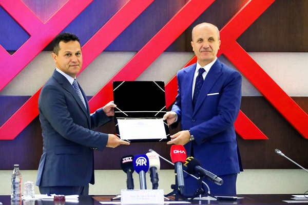 Kastamonu Üniversitesi, YÖK 2024 Engelsiz Üniversite Ödülleri'nde Türkiye Birincisi!