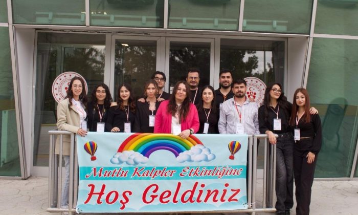 İletişim Fakültesi Öğrencilerimiz “Mutlu Kalpler” etkinliğinde özel bireylerle bir araya geldi